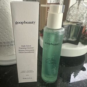 Goop Beauty Daily Detox Foaming Cleanser